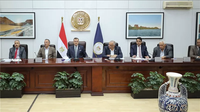 وزير السياحة والآثار يترأس اجتماع مجلس إدارة المجلس الأعلى للآثار