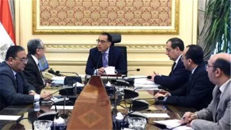 رئيس الوزراء يتابع موقف تنفيذ مشروعات الطاقة المتجددة