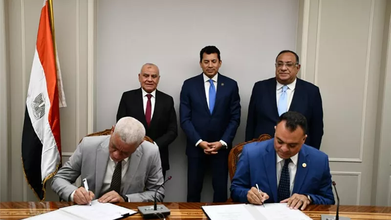 وزير الشباب يشهد توقيع بروتوكول تعاون بين الوزارة  والجامعات الاوروبية بالعاصمة الادارية 