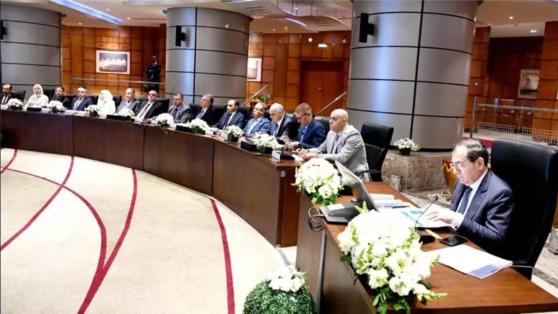 وزير البترول: الاهتمام بتطوير الكوادر البشرية والتحديث المستمر للاصول والمعدات سبب الأداء الناجح