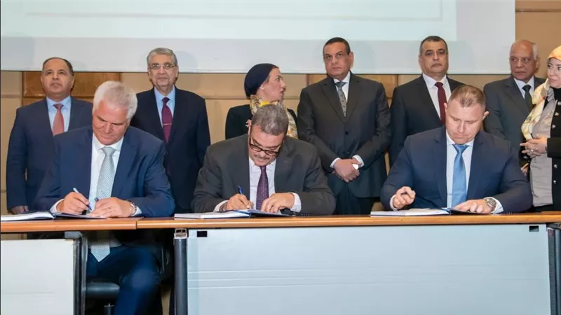 بتكلفة 120 مليون دولار.. 6 وزراء يشهدون توقيع عقد أول محطة لتحويل المخلفات البلدية إلى طاقة كهربائية