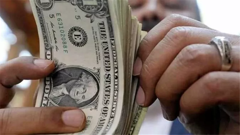 أسعار الذهب والدولار اليوم الأربعاء 5 أبريل 2023