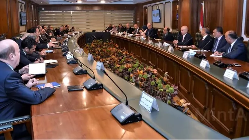 وزير الطيران المدنى يعقد اجتماعا موسعا لمتابعة أعمال اللجنة العليا لأمن وتسهيلات الطيران