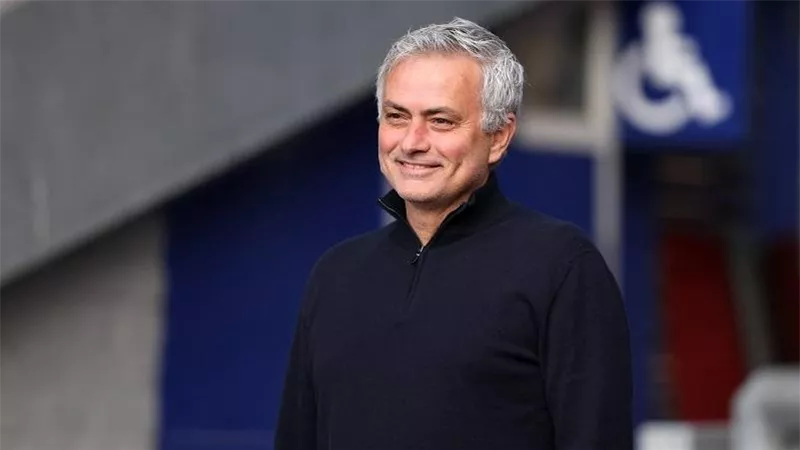 120 مليون يورو.. مورينيو يتلقى عروضا للتدريب في السعودية وموسيماني الضحية