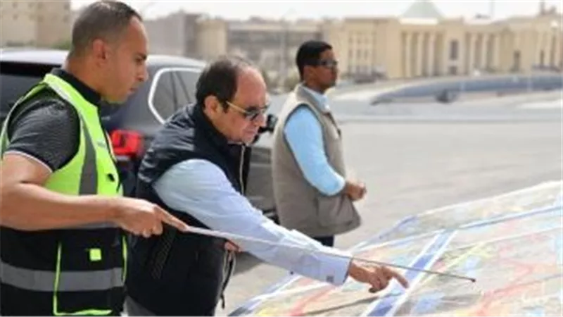 السيسي يتفقد مشروعات الطرق بالجيزة: تطوير المحاور له عوائد اقتصادية