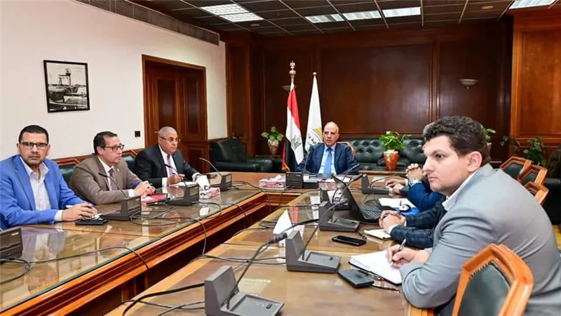 وزير الري يتابع إجراءات تعظيم الإستفادة من أملاك الوزارة وحمايتها