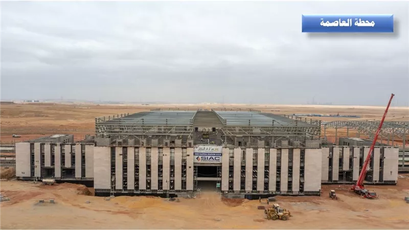 وزير النقل يتفقد الخط الأول للقطار الكهربائي السريع السخنة العلمين/ مطروح 
