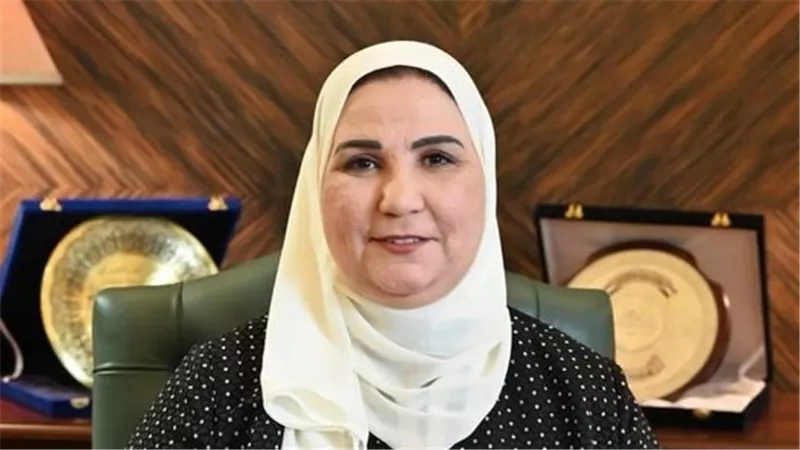 وزيرة التضامن تستعرض الخدمات العلاجية للخط الساخن لصندوق مكافحة الإدمان