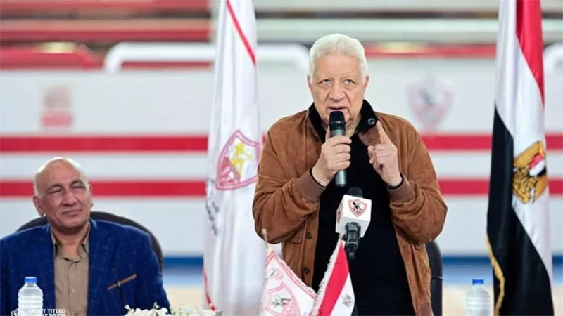 مرتضى منصور يهدد 12 لاعبًا بالرحيل عن الزمالك نهاية الموسم