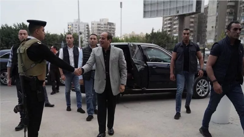 الرئيس السيسي: رجال الشرطة المصرية يبذلون أقصى الجهود لخدمة المواطنين 