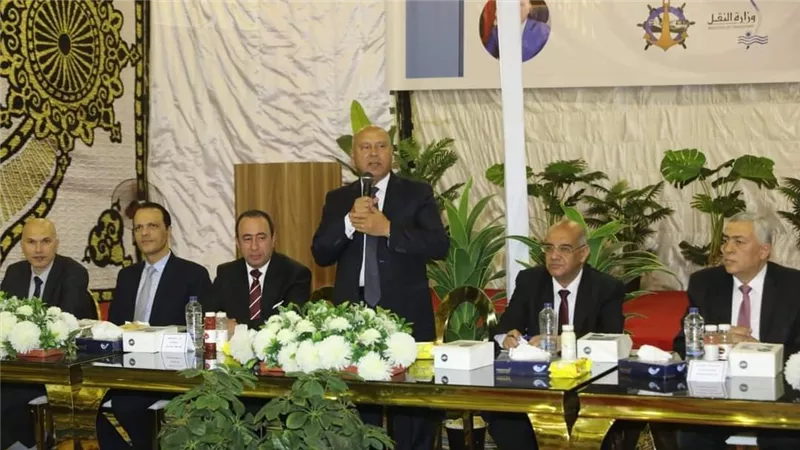 وزير النقل يزور الورش المركزية لشركة شرق الدلتا للنقل والسياحة