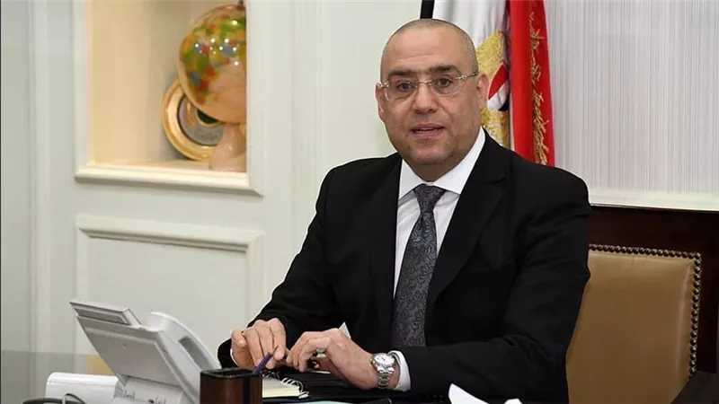 وزير الإسكان يتابع ما يتم تنفيذه من مشروعات بمدينة أسيوط الجديدة