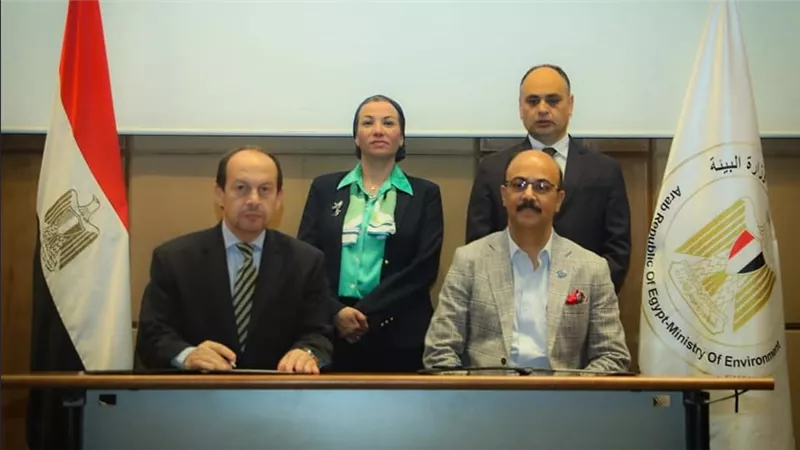 وزيرة البيئة تشهد توقيع ثلاث إتفاقيات بقيمة ٢٢مليون يورو لدعم مشروعات التحكم فى التلوث الصناعى