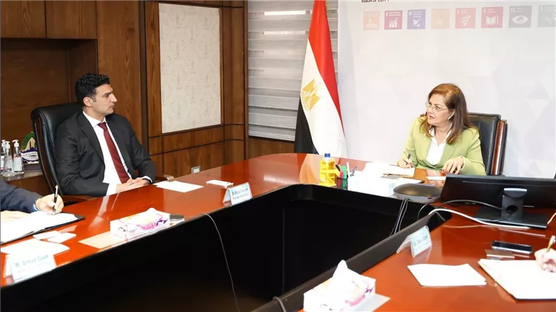 وزيرة التخطيط والتنمية الاقتصادية تلتقي رئيس  شركة هانيويل