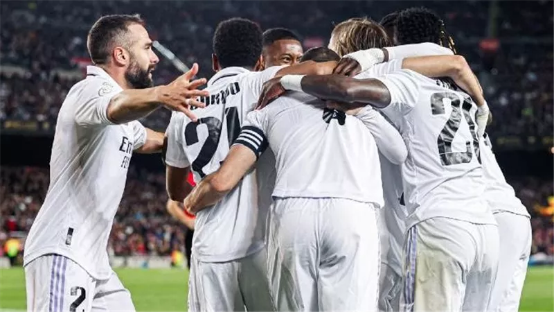 دوري الأبطال.. أنشيلوتي يكشف موقف فالفيردي وبنزيما من مباراة تشيلسي