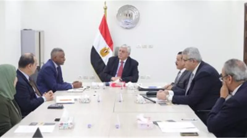 وزير التعليم العالي يلتقى بممثل منظمة الأغذية والزراعة بالأمم المتحدة 