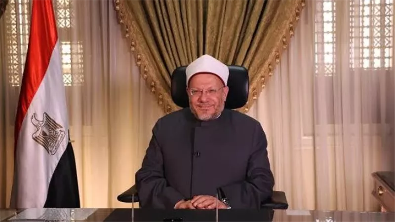 المعاملات البنكية لها علاقة بالربا.. مفتى الجمهورية يُجيب