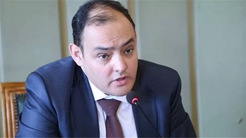    تسليم عقود ١١٣ وحدة صناعية لـ ٦٠ مستثمر بالمجمعين الصناعيين بالفيوم الجديدة