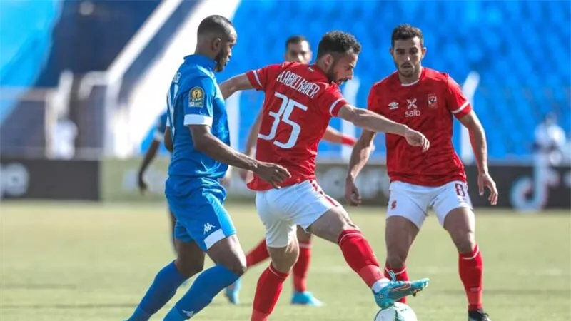 قبل ساعات من مواجهة الأهلي.. الكاف يرفض طلب الهلال السوداني