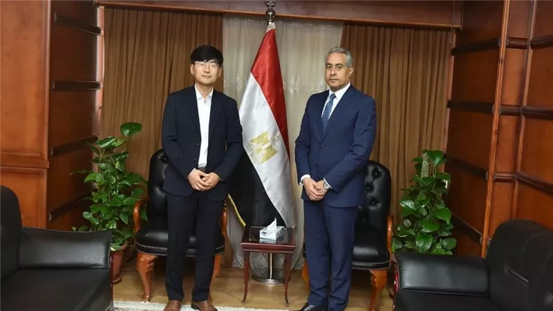 وزير القوى العاملة لـ