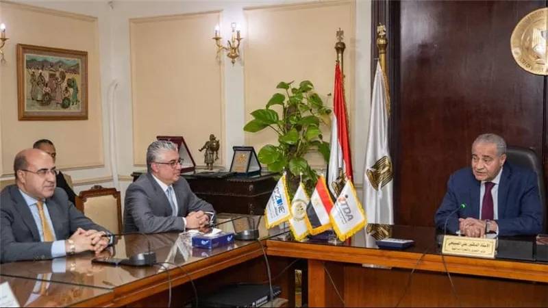 اقتصادية قناة السويس توقع بروتوكول تعاون مع جهاز تنمية التجارة الداخلية