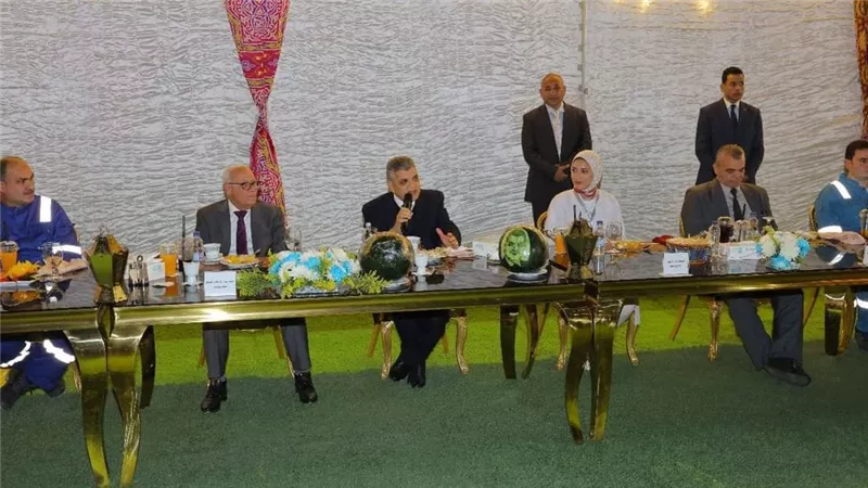 خلال زيارته لترسانة بورسعيد البحرية   ‏الفريق أسامة ربيع يتابع أعمال بناء القاطرات الجديدة بالترسانة 