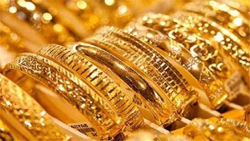 أسعار الذهب والدولار.. عيار 21 الآن بـ 2440 جنيها