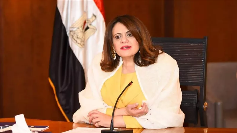 وزيرة الهجرة تترأس اجتماعًا عاجلًا لـ 