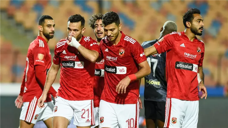 دوري الأبطال..كولر يفاضل بين 4 لاعبين لقيادة خط وسط الأهلي أمام الرجاء