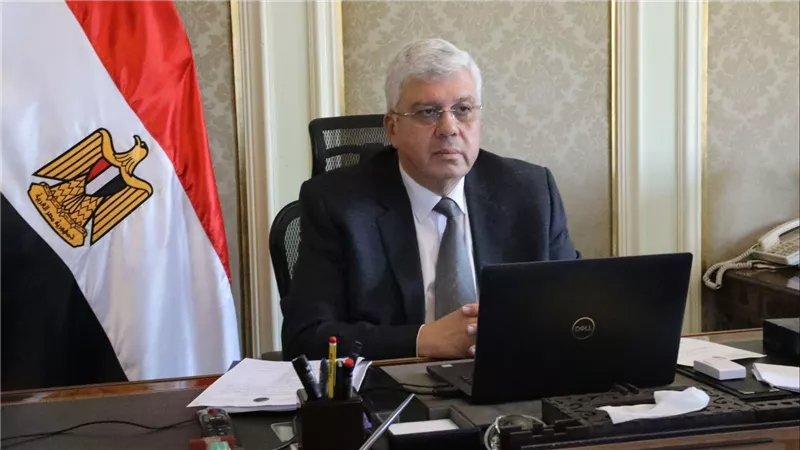 وزير التعليم العالي يرأس اجتماع المعهد القومي للبحوث الفلكية والجيوفيزيقية