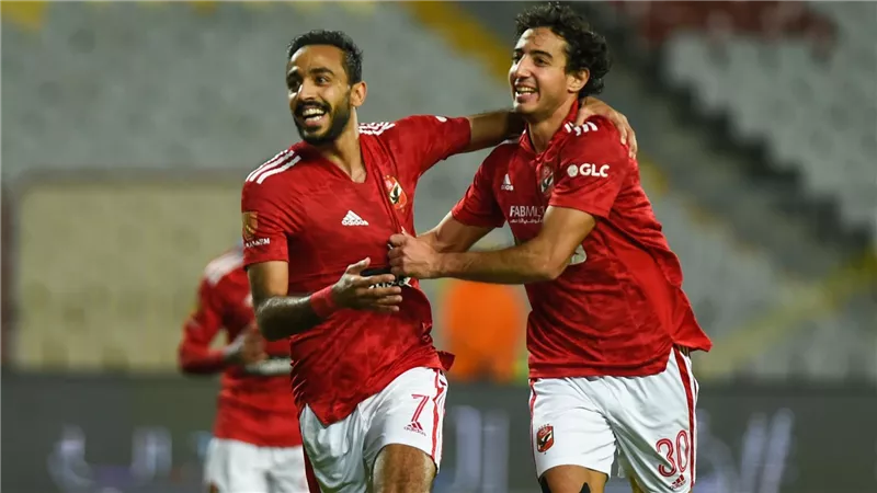 بيضيع كل اللي بيعمله.. لاعب الأهلي السابق يهاجم كهربا