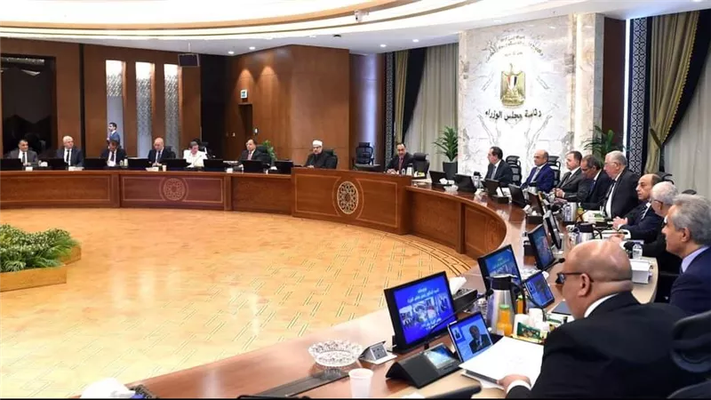تعرف على أهم قرارات الحكومة الجديدة اليوم