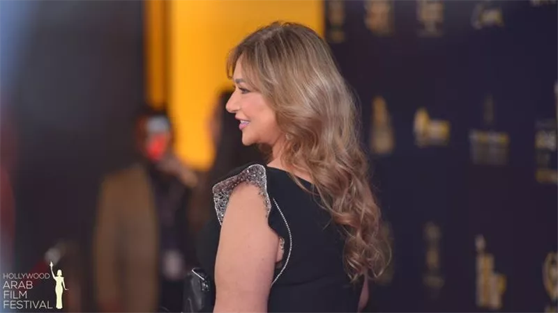 عمرو دياب تجاهلها.. ليلى علوي ترد على الفيديو المثير للجدل
