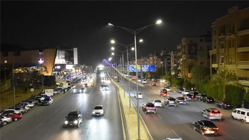 وزير الإسكان: استبدال 35 ألف كشاف إنارة  بـ