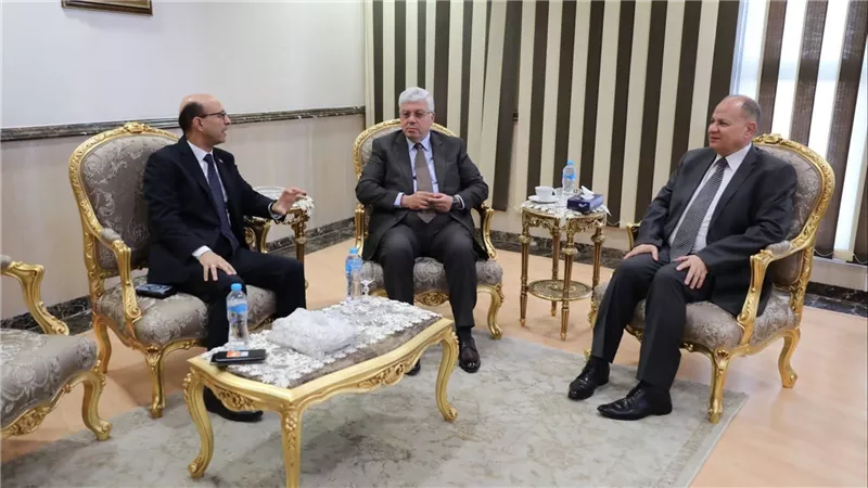 وزير التعليم العالي يفتتح المركز الجامعي للتطوير المهني بجامعة أسيوط