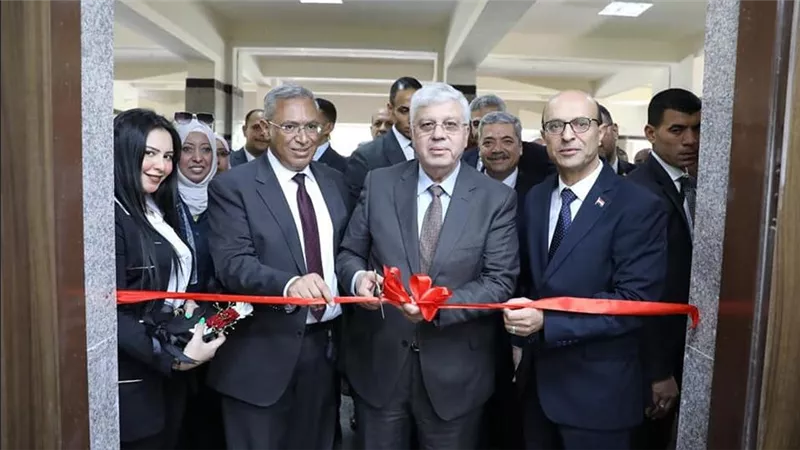 وزير التعليم العالي يفتتح فرع هيئة تمويل العلوم والتكنولوجيا والابتكار بجامعة أسيوط