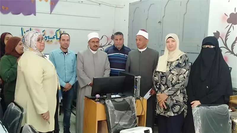 تدريب أخصائيي شؤون الطلاب بمعاهد السويس الأزهريةعلى الحاسب الآلي