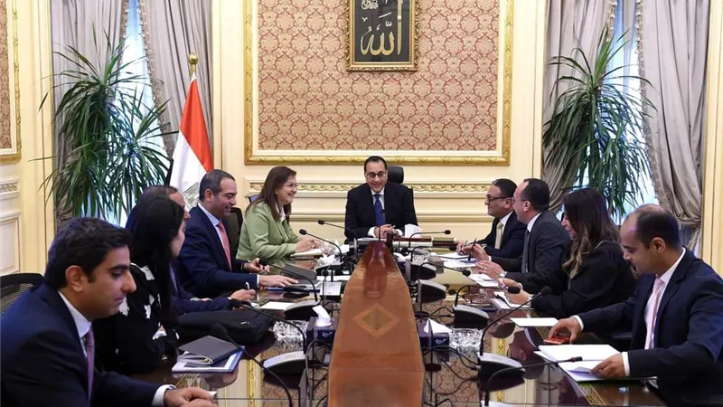 رئيس الوزراء يتابع جهود صندوق مصر السيادى لجذب المزيد من الاستثمارات