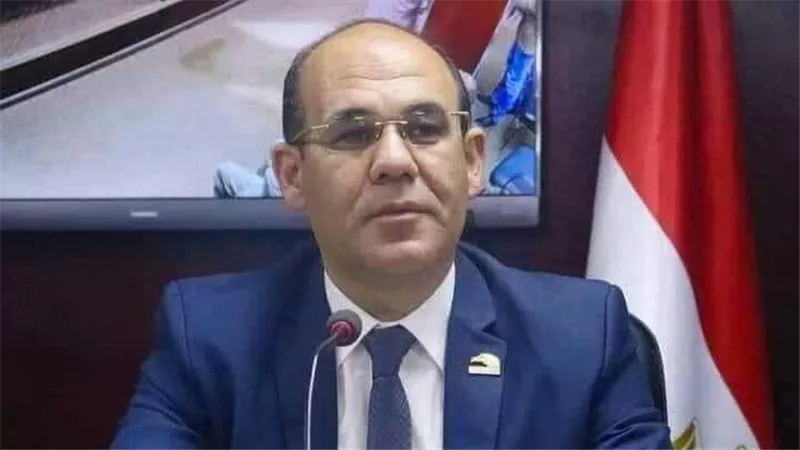 مستقبل وطن بالسويس يهنيء عمال مصر بعيدهم