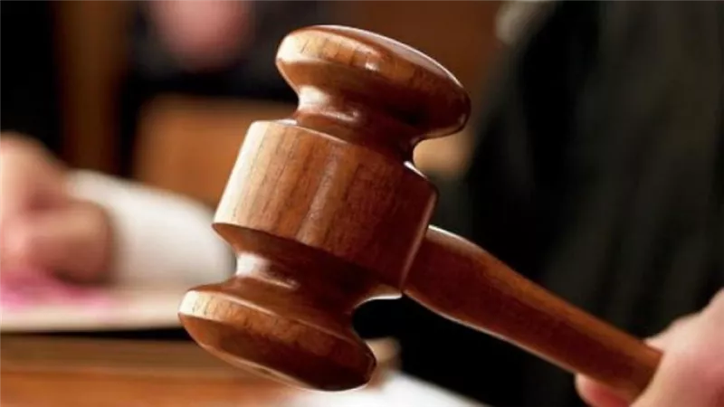 جنايات الجيزة.. المشدد 10 سنوات والغرامة للمتهم بحيازة هيروين وسلاح ناري