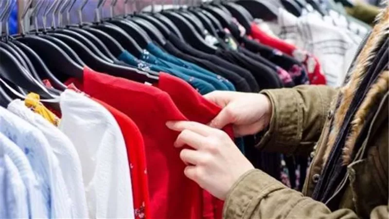 لابد من إتباعها.. 8 نصائح عند إختيار الملابس الصيفية