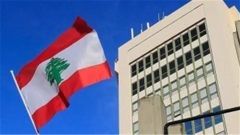 وقفة احتجاجية أمام مجلس الوزراء فى لبنان للمطالبة بإنهاء الفراغ السياسى
