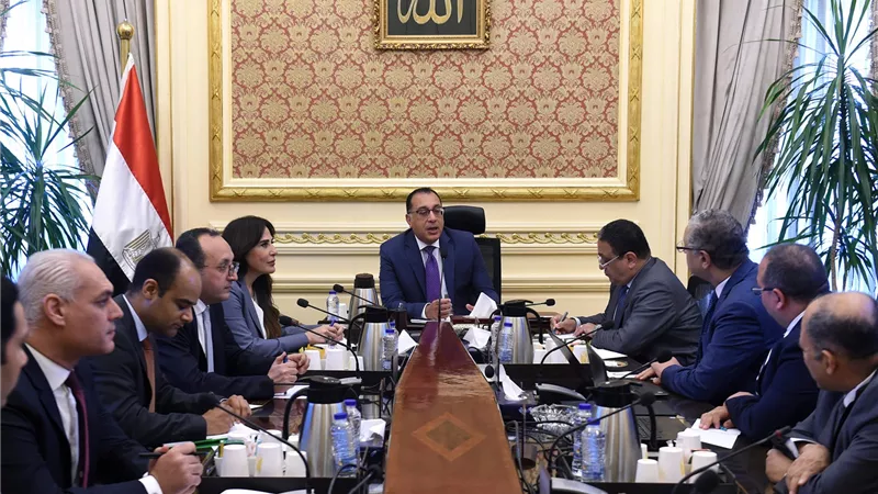 رئيس الوزراء يتابع الموقف التنفيذي لمشروعات المرحلة الأولى من المبادرة الرئاسية 