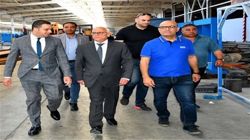 محافظ بورسعيد يتفقد أعمال إنشاء المرحلة الرابعة من مصنع بيراميدز لإطارات السيارات 