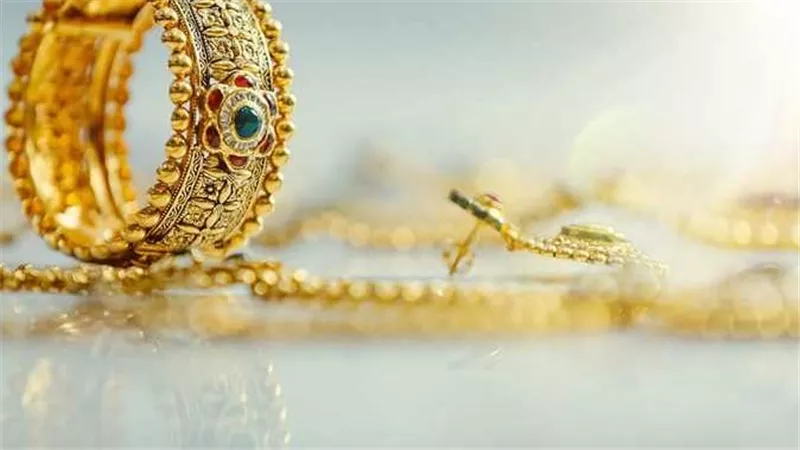 أسعار الذهب والدولار.. عيار 21 يصل إلى 2640 جنيه
