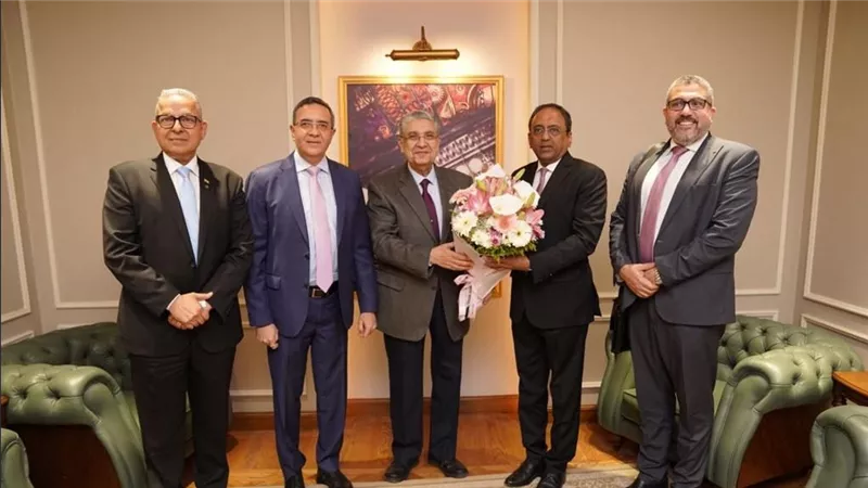 وزير الكهرباء يستقبل سفير الهند بالقاهرة