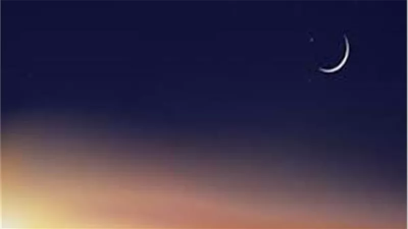 البحوث الفلكية تنفي.. تعذر رؤية هلال شوال بسبب تزامنه مع كسوف الشمس