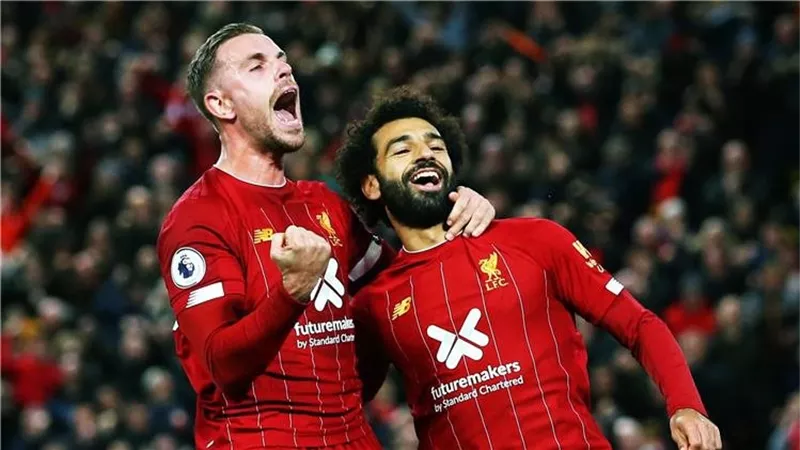 هداف مرعب.. هندرسون يتغنى بـ محمد صلاح: ما يفعله مع ليفربول إنجاز