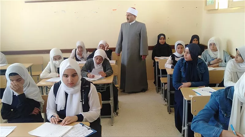 اليوم .. إمتحانات النقل للمرحلة الثانوية بمعاهد السويس