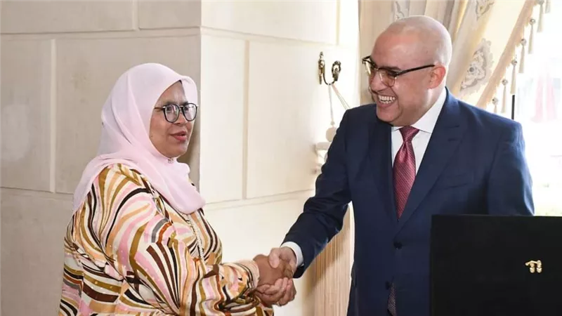 وزير الإسكان يلتقى مساعد الأمين العام للأمم المتحدة للإعداد لاستضافة مصر للمنتدى الحضرى العالمى